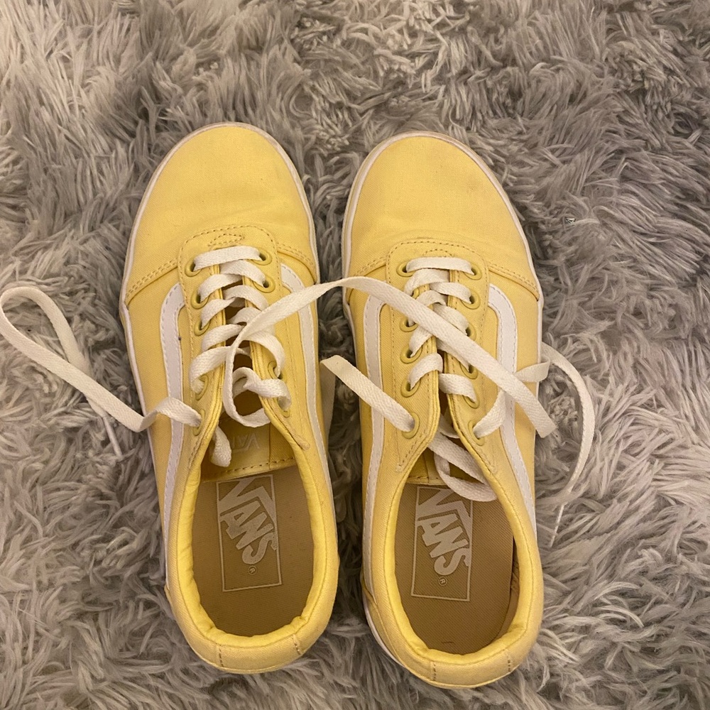 Yellow vans - Picture 4 of 4